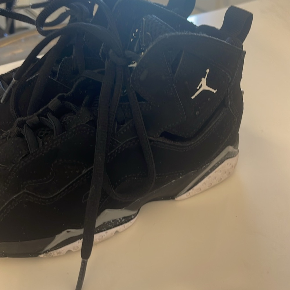 Nike Air Jordan’s Black Boys SZ 1 - Picture 6 of 9